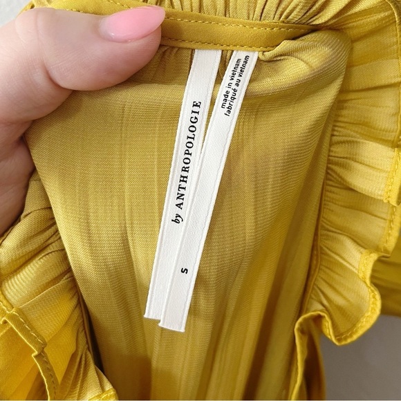 By Anthropologie Tiered Sleeveless Satin Blouse Honey Mustard Gold Size Small - Picture 10 of 12